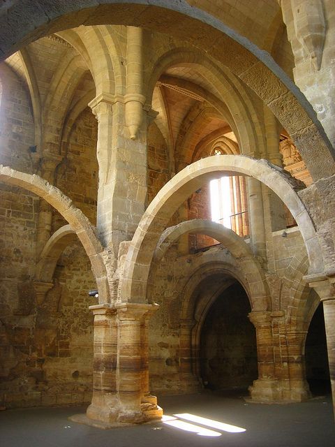 Mosteiro de Santa Clara-a-Velha, Coimbra by Samuel Santos, via Flickr