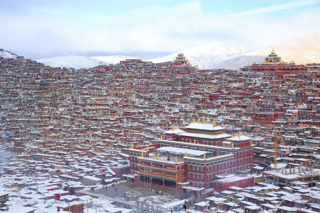 Lalung Gal Gompa, East Tibet. “A dense collection of monk quarters  by Uruma Takezawa