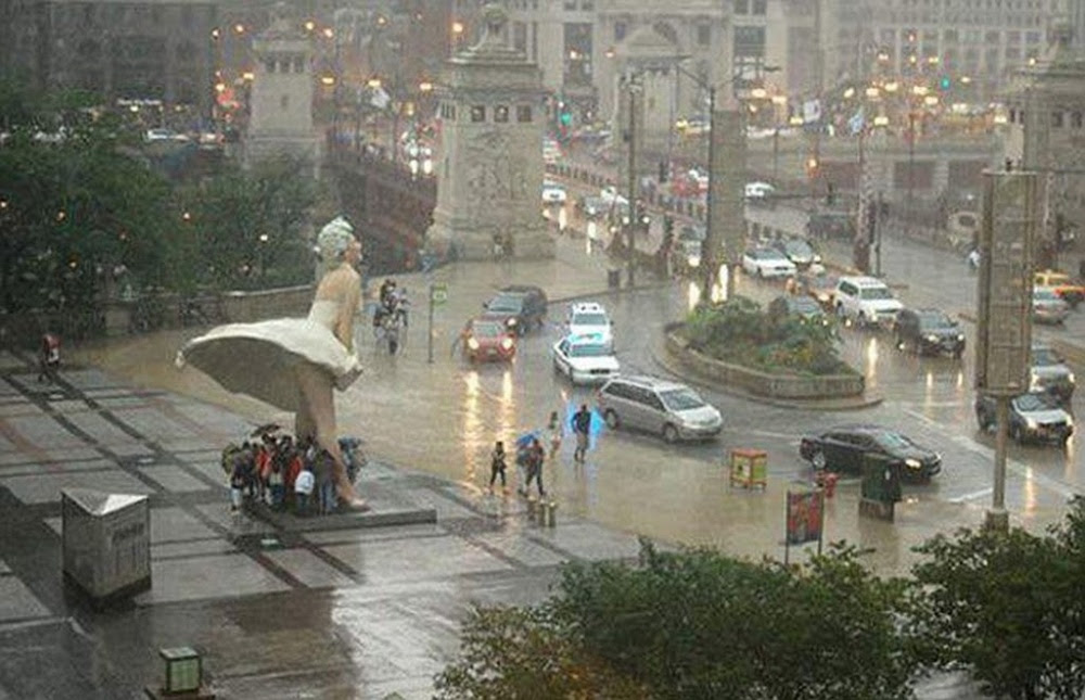  A typical rainy day in Chicago, Illinois, USA