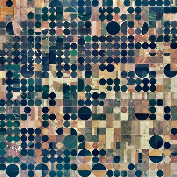 Goodland, Kansas, USA. The circles seen here are created when lines of sprinklers, powered by electric motors, rotate 360 degrees to evenly irrigate crops.